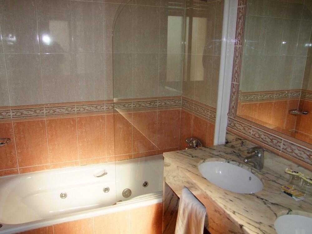 Hotel Montearagon Huesca Dış mekan fotoğraf